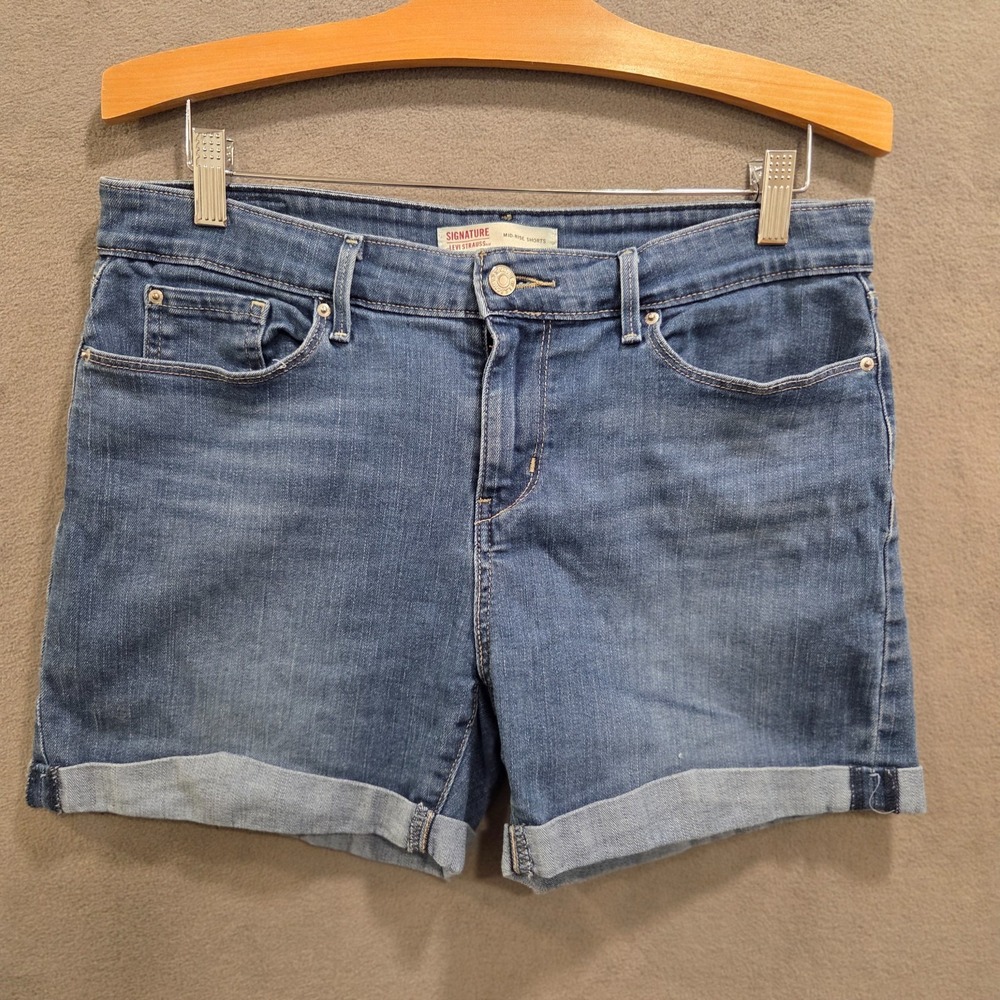 Levi's Signature Mid Rise Denim Shorts Women's Waist 33 Cuffed Casual Classic‎